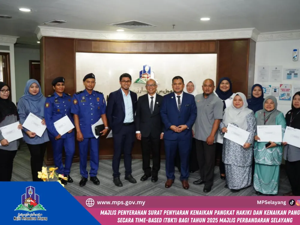 MAJLIS PENYERAHAN SURAT PENYIARAN KENAIKAN PANGKAT HAKIKI