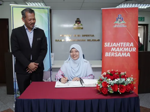 KUNJUNG HORMAT YB ANFAL KE MPS