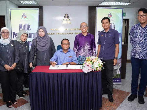 KUNJUNG HORMAT AHLI JEMAAH PENGARAH DAN ANGGOTA PENGURUSAN PERTUBUHAN PELADANG KAWASAN (PPK) GOMBAK DAN PETALING