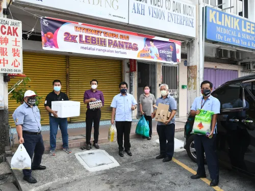 Program Penyerahan Sumbangan Keperluan Asas Ahli Majlis Zon 12
