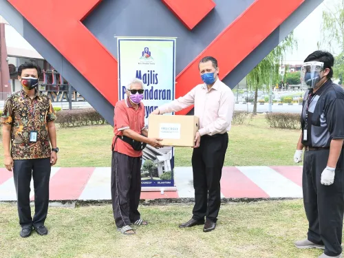 Sumbangan Keperluan Asas Oleh Hillcrest Garden