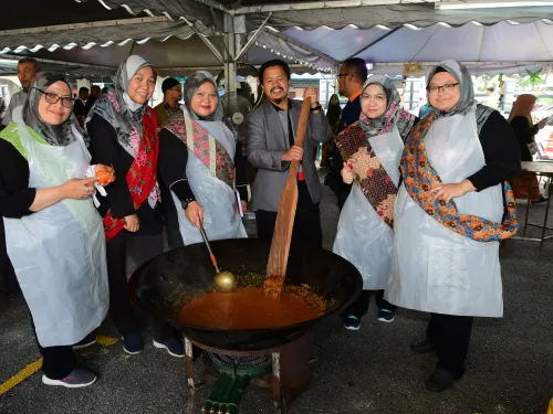 PROGRAM MEMASAK BUBUR LAMBUK