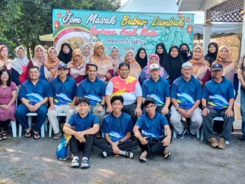 Program Jom Masak Bubur Lambuk Bersama Anak Muda