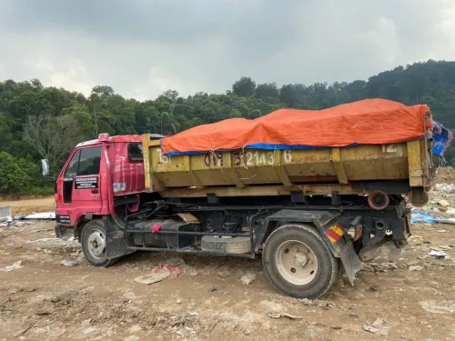 Lagi Lori Sampah Disita 2