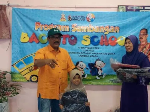 Program Sumbangan 'Back To School' Ahli Majlis Zon 1