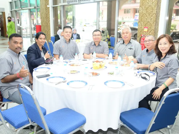 Penyerahan Bendera Sempena SUKMA