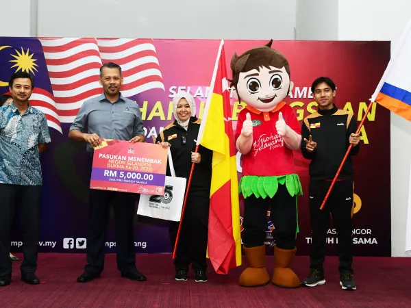Penyerahan Bendera Sempena SUKMA