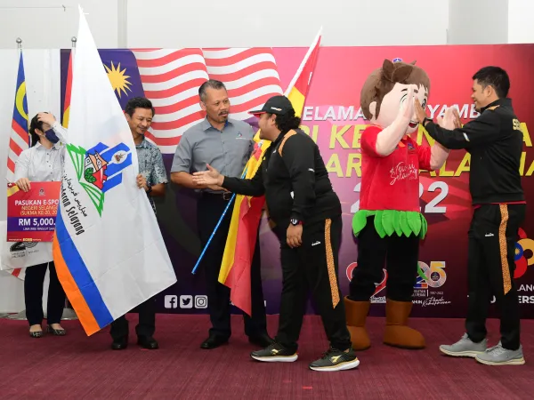 Penyerahan Bendera Sempena SUKMA