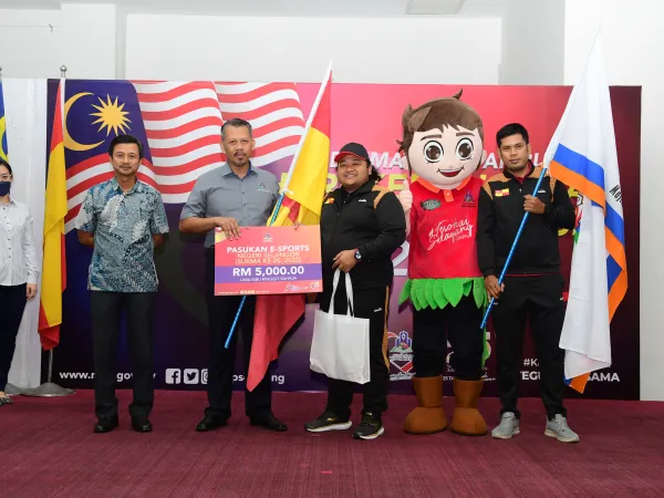 Penyerahan Bendera Sempena SUKMA