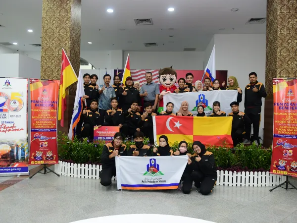 Penyerahan Bendera Sempena SUKMA