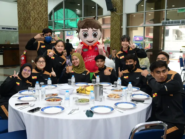Penyerahan Bendera Sempena SUKMA
