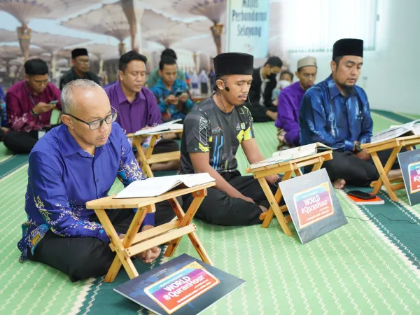 QURAN HOUR