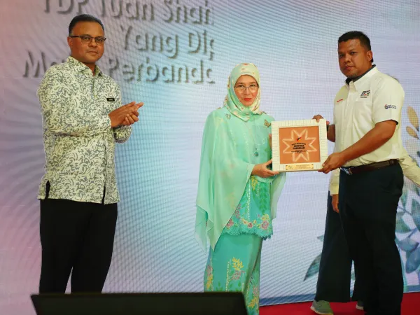 MAJLIS PERASMIAN WARNA WARNI BOTANI FESTIVAL FABRIKASI
