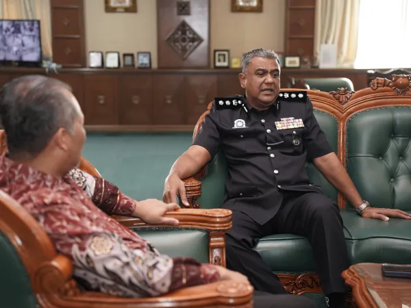 KUNJUNG HORMAT KETUA POLIS IPD GOMBAK KE MPS