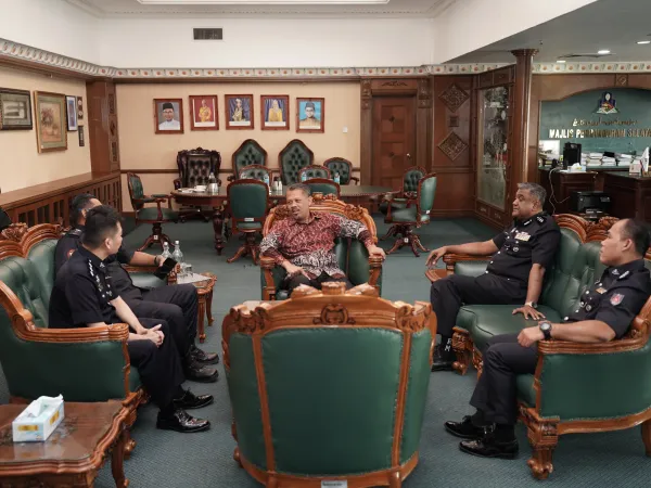 KUNJUNG HORMAT KETUA POLIS IPD GOMBAK KE MPS