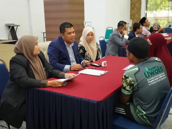 Hari Bertemu Pelanggan