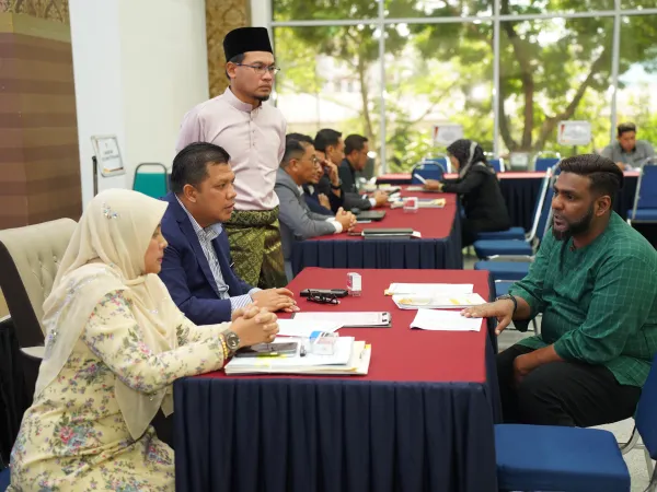 Hari Bertemu Pelanggan
