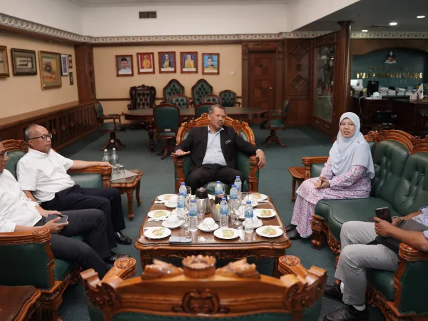 KUNJUNG HORMAT YB ANFAL KE MPS