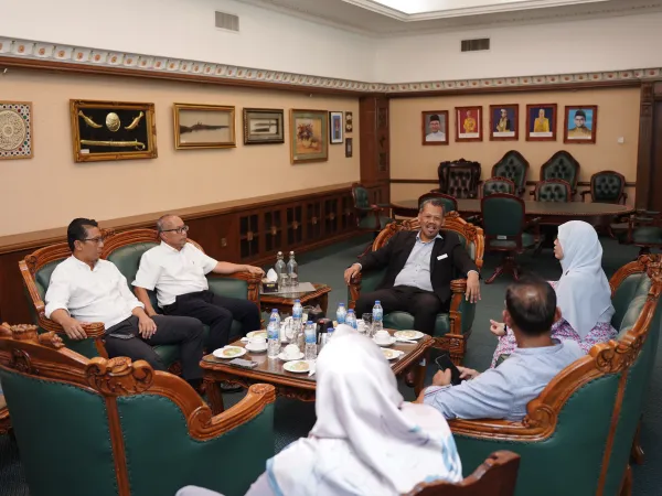 KUNJUNG HORMAT YB ANFAL KE MPS