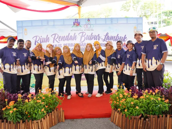 Riuh Rendah Bubur Lambuk MPS