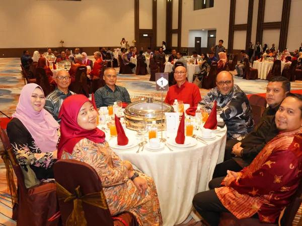 MAJLIS MAKAN MALAM PENGHARGAAN MANTAN ORANG BESAR DAERAH GOMBAK KEDUA
