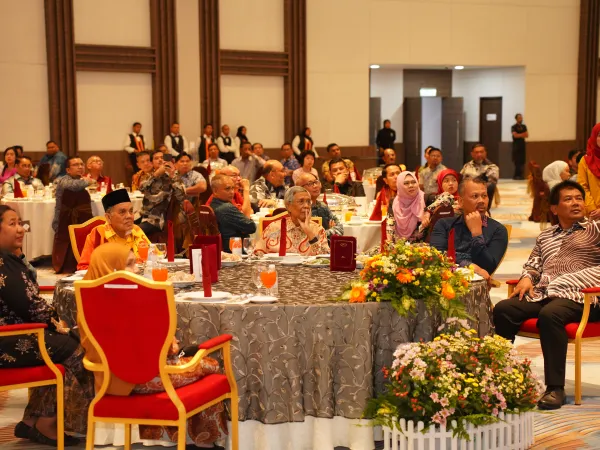 MAJLIS MAKAN MALAM PENGHARGAAN MANTAN ORANG BESAR DAERAH GOMBAK KEDUA