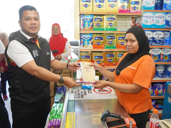 KEMBARA MERDEKA JALUR GEMILANG NEGERI SELANGOR DAN PENYERAHAN BENDERA SERTA HELMET