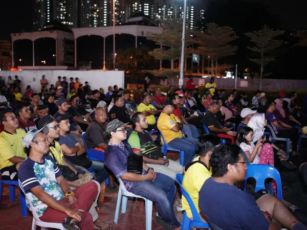 TAYANGAN SKRIN BESAR PERLAWANAN BOLA SEPAK MALAYSIA VS THAILAND
