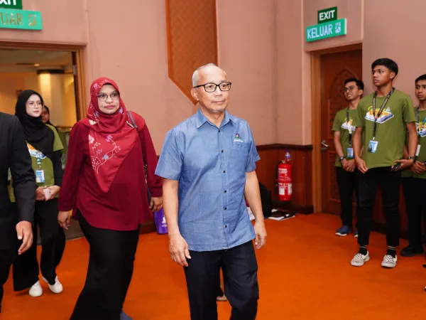 PROGRAM PENDIDIKAN 2.0 DI UIAM