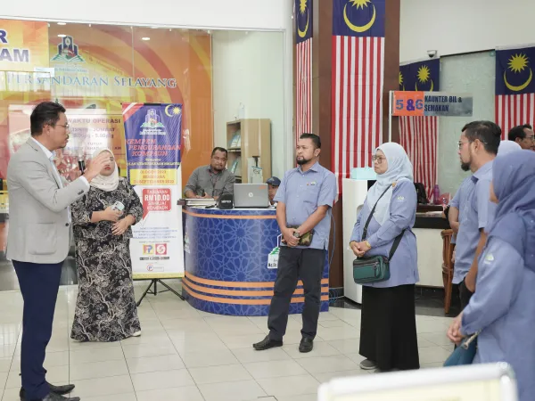 LAWATAN MP KEMAMAN KE MPS