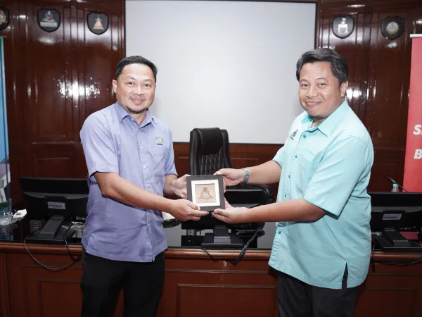 LAWATAN MP KEMAMAN KE MPS
