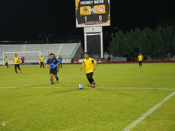 PERLAWANAN BOLA SEPAK DIANTARA PILIHAN YDP MPS DAN PILIHAN YB CHUA WEI KIAT ADUN RAWANG