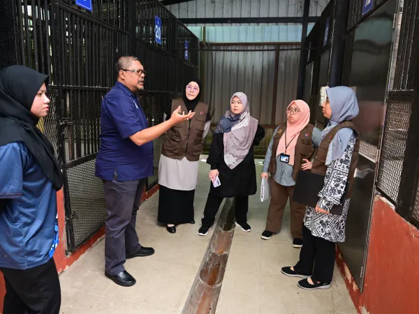 LAWATAN SELIA PAUN PBT OLEH VETERINAR