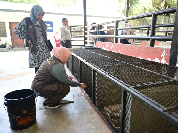 LAWATAN SELIA PAUN PBT OLEH VETERINAR