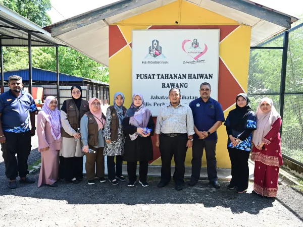 LAWATAN SELIA PAUN PBT OLEH VETERINAR