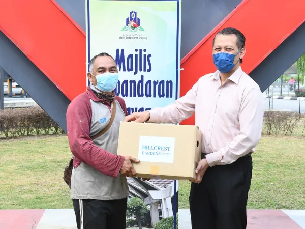 Sumbangan Keperluan Asas Oleh Hillcrest Garden