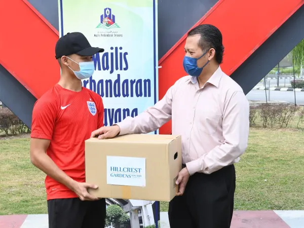 Sumbangan Keperluan Asas Oleh Hillcrest Garden