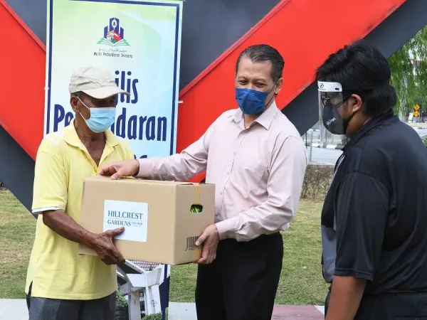 Sumbangan Keperluan Asas Oleh Hillcrest Garden