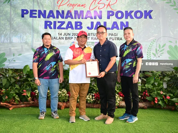 PROGRAM TANAM POKOK CSR RIZAB JALAN BERSAMA DAIKIN