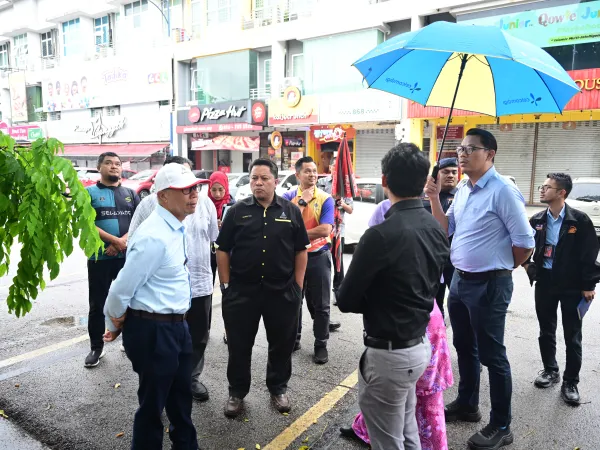 LAWATAN TURUN PADANG BERSAMA PENGURUSAN TERTINGGI