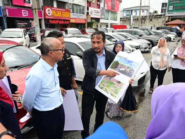 LAWATAN TURUN PADANG BERSAMA PENGURUSAN TERTINGGI