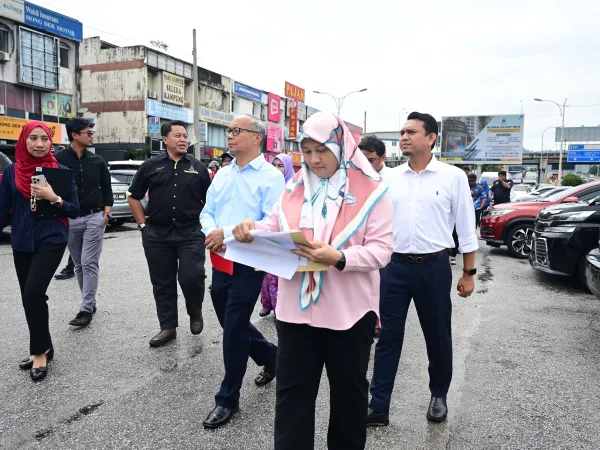LAWATAN TURUN PADANG BERSAMA PENGURUSAN TERTINGGI