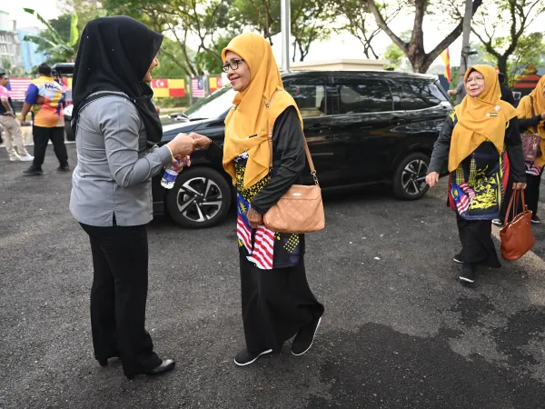 MAJLIS PERASMIAN PUSAT AKTIVITI WARGA EMAS (PAWE) SUNGAI TUA DAN MAJLIS PECAH TANAH KOMPLEKS ISLAM WIRA DAMAI BATU CAVES,DAERAH GOMBAK