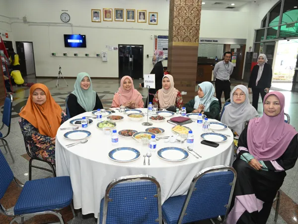 MAJLIS CABUTAN BERTUAH KEMPEN DAFTAR BAYAR DAN MENANG KAWASAN KAMPUNG