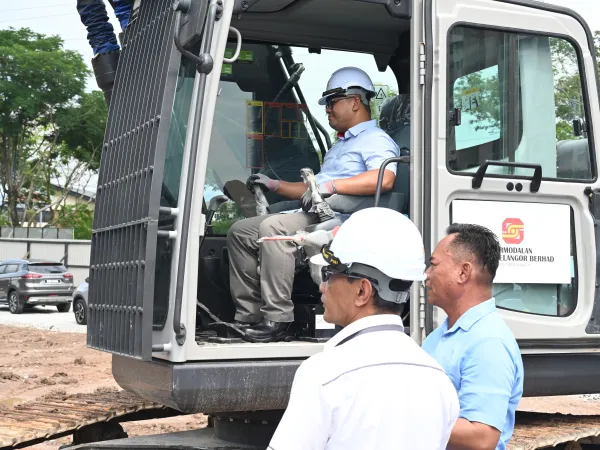 MAJLIS PERASMIAN PUSAT AKTIVITI WARGA EMAS (PAWE) SUNGAI TUA DAN MAJLIS PECAH TANAH KOMPLEKS ISLAM WIRA DAMAI BATU CAVES,DAERAH GOMBAK