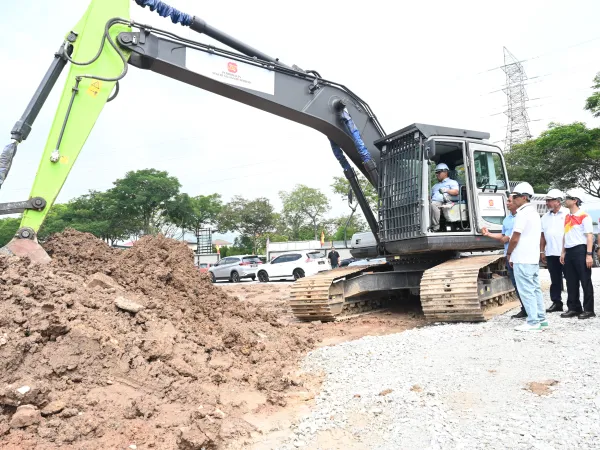 MAJLIS PERASMIAN PUSAT AKTIVITI WARGA EMAS (PAWE) SUNGAI TUA DAN MAJLIS PECAH TANAH KOMPLEKS ISLAM WIRA DAMAI BATU CAVES,DAERAH GOMBAK