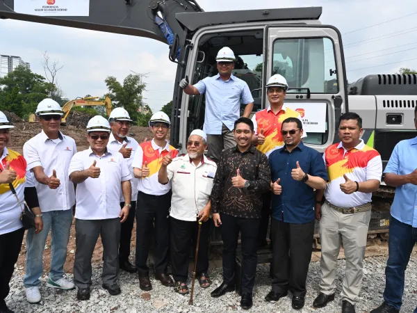 MAJLIS PERASMIAN PUSAT AKTIVITI WARGA EMAS (PAWE) SUNGAI TUA DAN MAJLIS PECAH TANAH KOMPLEKS ISLAM WIRA DAMAI BATU CAVES,DAERAH GOMBAK