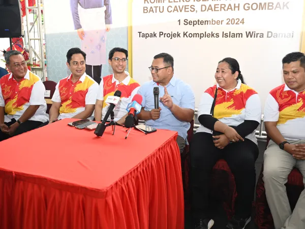 MAJLIS PERASMIAN PUSAT AKTIVITI WARGA EMAS (PAWE) SUNGAI TUA DAN MAJLIS PECAH TANAH KOMPLEKS ISLAM WIRA DAMAI BATU CAVES,DAERAH GOMBAK