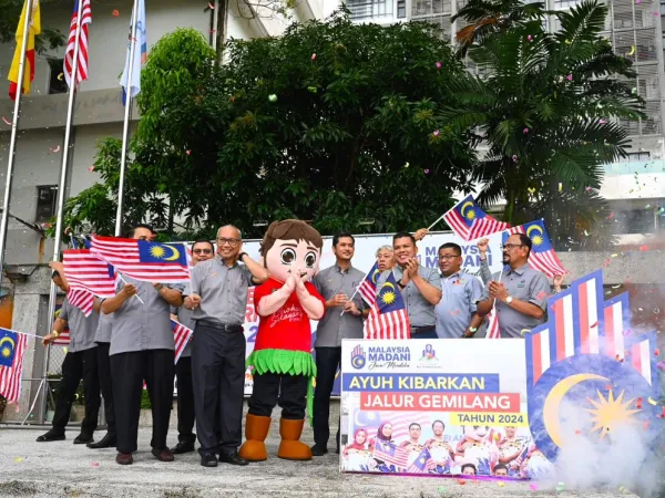 KEMPEN KIBAR JALUR GEMILANG PERINGKAT MPS