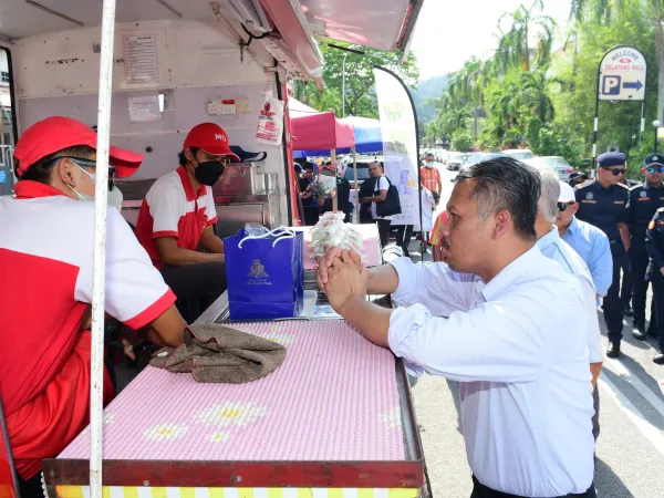 LAWATAN TRN PADANG BAZAR RAMADAN